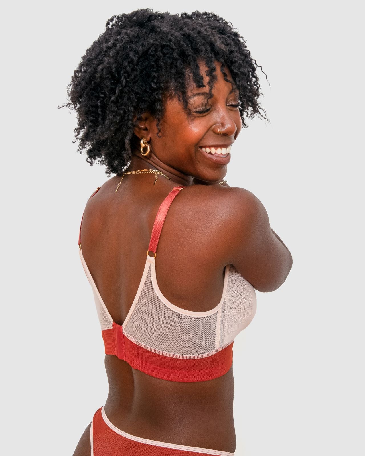 Victoria Mesh Keyhole Pocketed Mastectomy Bra